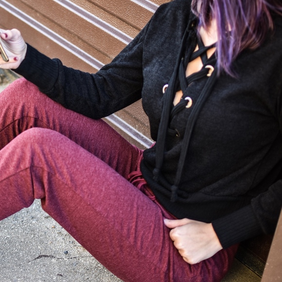 LACE UP CROPPED SWEATER in BLACK - Picture 4 of 8